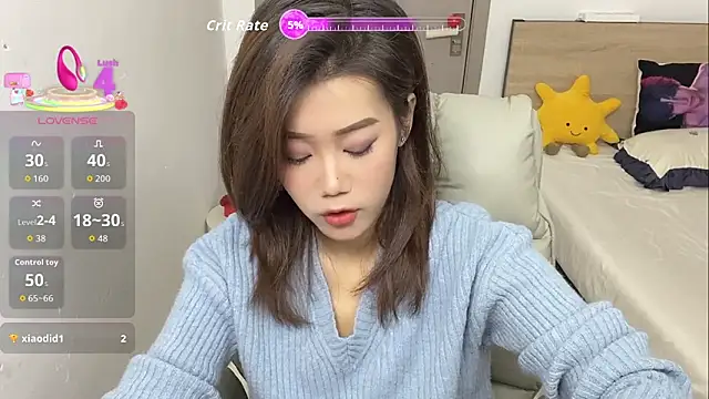 Snapshot of Bella-LL chatting on October 26, 4:57 pm Bella-LL online show from October 26, 4:57 pm