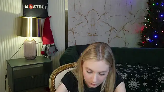 Snapshot of Ewa_Pearl chatting on January 8, 11:43 am Ewa Pearl online show from January 8, 11:43 am