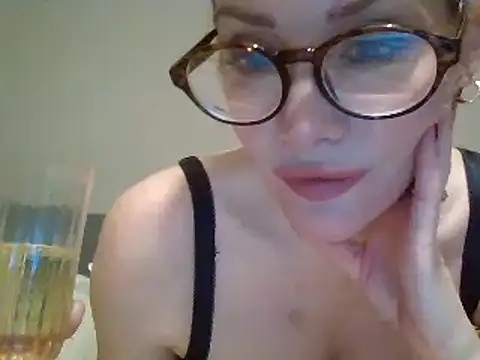 Englishhotwife4u online show from December 21, 6:12 pm