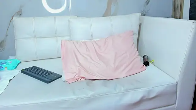 Milaspetite online show from March 9, 1:25 am