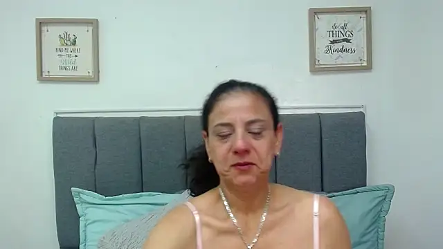 sasi luna online show from February 7, 9:48 pm