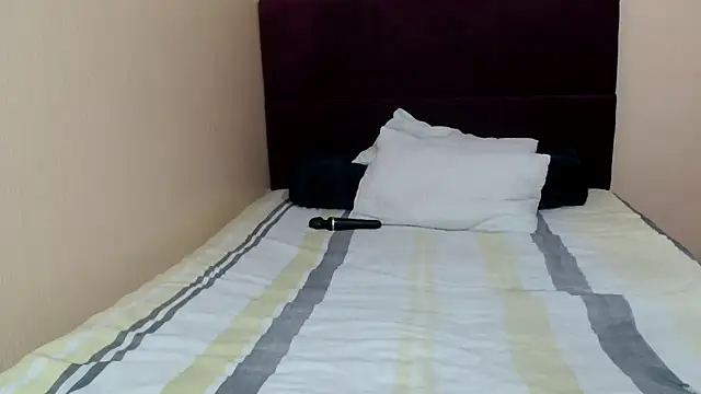 Snapshot of Bbw255 chatting on April 7, 8:15 am Bbw255 online show from April 7, 8:15 am