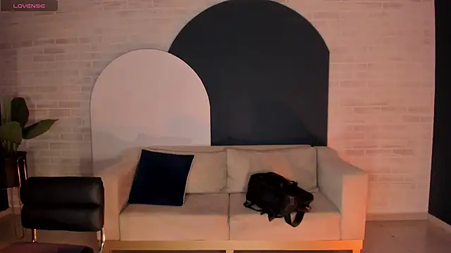 MiaFarrell  online show from February 17, 6:36 pm