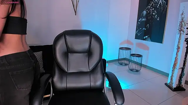 BellaCarteer  online show from November 13, 1:10 pm