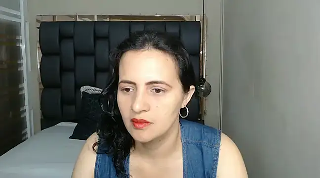 africa holmes online show from January 6, 12:46 pm