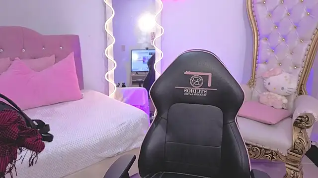 kittystart tay online show from November 22, 11:42 am