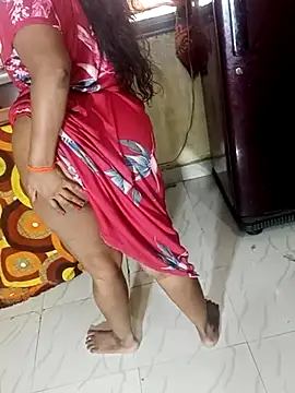 Snapshot of _Hot-Couple chatting on May 25, 11:05 am Hot-Couple online show from May 25, 11:05 am