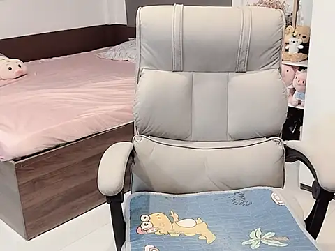 Eva-Public online show from November 1, 7:10 am