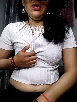 Snapshot of sexy_bhabhi69 chatting on February 4, 10:32 am sexy bhabhi69 online show from February 4, 10:32 am