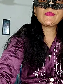 Snapshot of sexy_bhabhi69 chatting on February 28, 9:32 am sexy bhabhi69 online show from February 28, 9:32 am