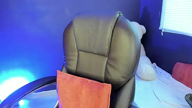 milufontier online show from January 9, 10:44 pm