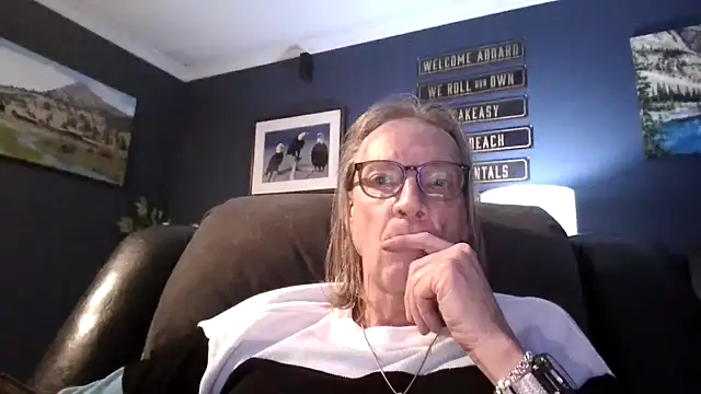 Snapshot of RoniJ2024 chatting on December 14, 1:17 am RoniJ2024 online show from December 14, 1:17 am