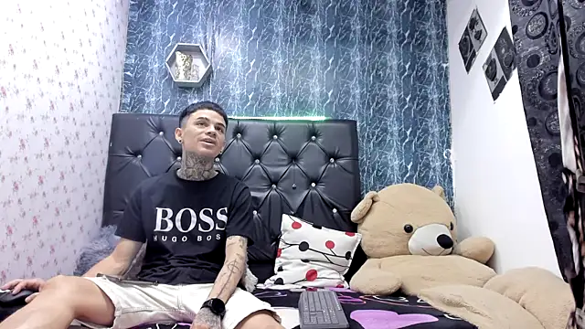 Snapshot of exotic_hot_couple chatting on February 27, 9:59 pm exotic hot couple online show from February 27, 9:59 pm