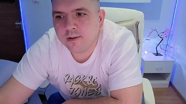 Snapshot of JasonJacks chatting on January 16, 7:12 am JasonJacks online show from January 16, 7:12 am