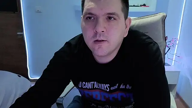 Snapshot of JasonJacks chatting on February 1, 3:27 am JasonJacks online show from February 1, 3:27 am