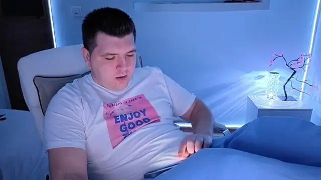 Snapshot of JasonJacks chatting on February 3, 4:21 am JasonJacks online show from February 3, 4:21 am