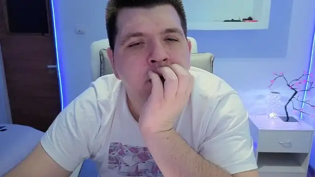 Snapshot of JasonJacks chatting on February 8, 7:12 am JasonJacks online show from February 8, 7:12 am