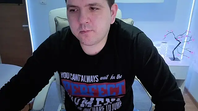 Snapshot of JasonJacks chatting on February 12, 3:45 am JasonJacks online show from February 12, 3:45 am