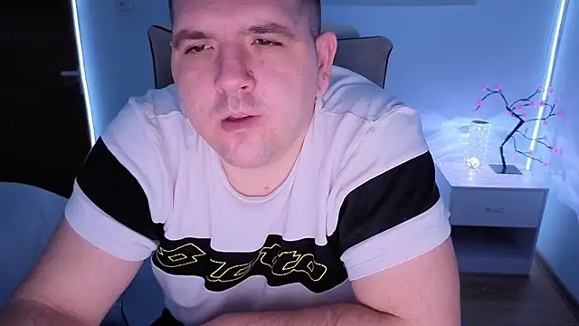 Snapshot of JasonJacks chatting on February 22, 2:24 am JasonJacks online show from February 22, 2:24 am