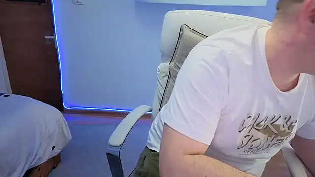 Snapshot of JasonJacks chatting on March 18, 7:11 am JasonJacks online show from March 18, 7:11 am