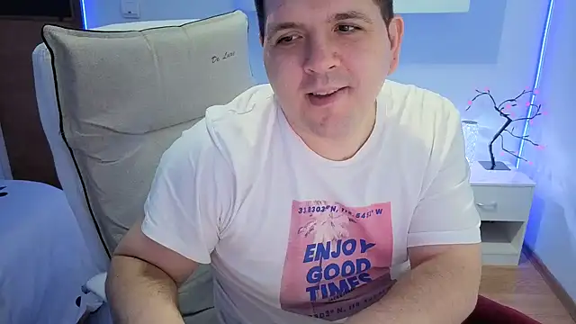 Snapshot of JasonJacks chatting on March 31, 3:12 pm JasonJacks online show from March 31, 3:12 pm