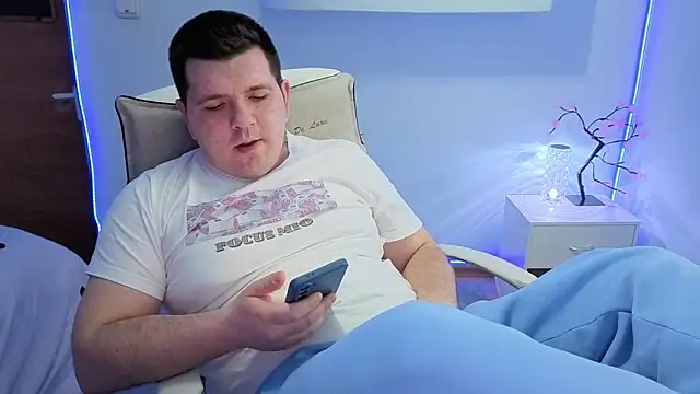 Snapshot of JasonJacks chatting on April 4, 3:31 pm JasonJacks online show from April 4, 3:31 pm