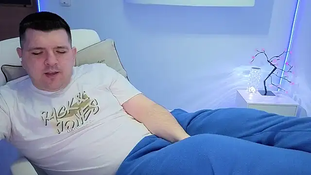 Snapshot of JasonJacks chatting on April 10, 5:06 pm JasonJacks online show from April 10, 5:06 pm