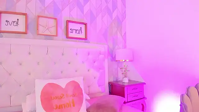 rebeca watsson online show from January 17, 11:37 am