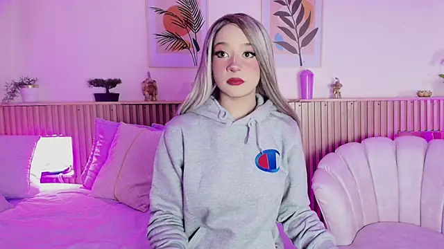 EmmaJhonnsson online show from February 8, 8:32 pm