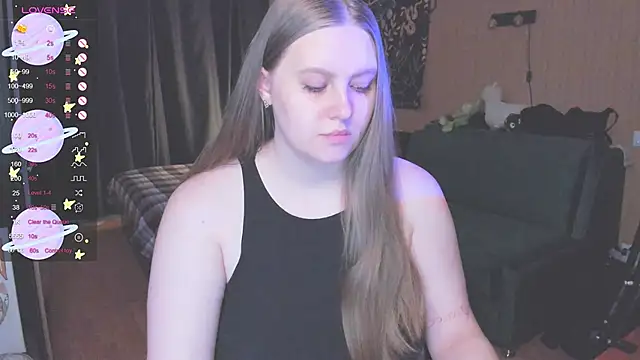 Snapshot of Alice_Dreamgirl_ chatting on October 18, 11:00 am Alice Dreamgirl online show from October 18, 11:00 am