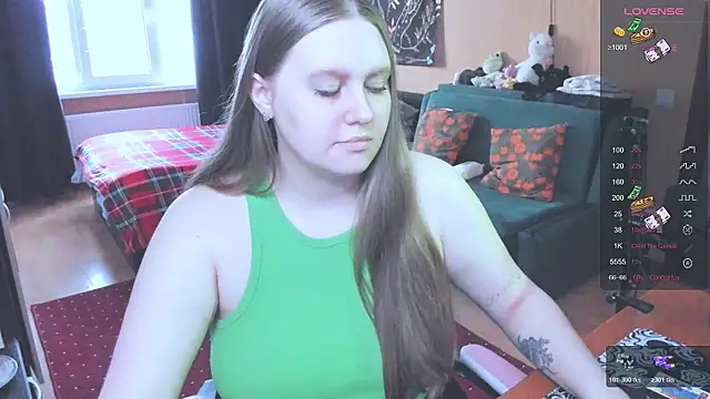 Snapshot of Alice_Dreamgirl_ chatting on January 6, 9:13 am Alice Dreamgirl online show from January 6, 9:13 am