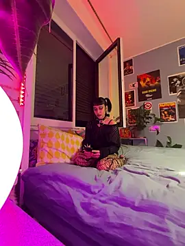 littlewitchxoxo online show from December 16, 8:37 pm