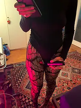 littlewitchxoxo online show from October 26, 7:47 am