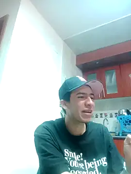 Snapshot of Fetichetanga chatting on June 17, 8:10 pm Fetichetanga online show from June 17, 8:10 pm