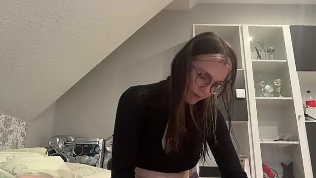 NikaCyberslut online show from December 28, 12:35 pm