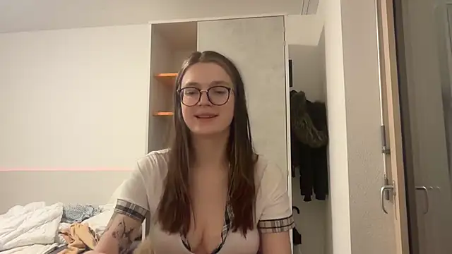 NikaCyberslut online show from February 18, 7:52 pm