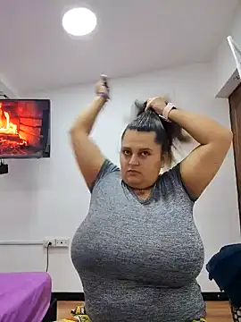 Miss balloonsmila online show from November 18, 3:56 am