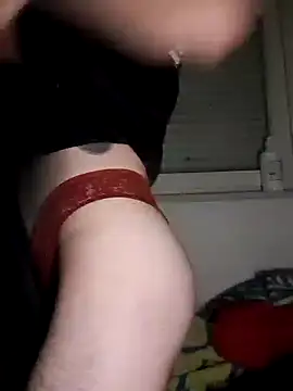 Snapshot of priscilla420 chatting on March 9, 3:43 am priscilla420 online show from March 9, 3:43 am