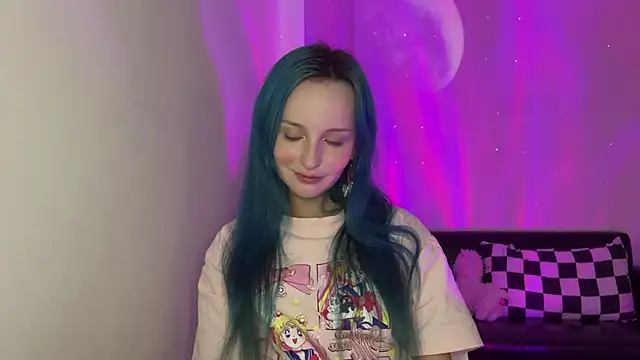 Snapshot of bumble_bee chatting on December 19, 2:35 pm bumble bee online show from December 19, 2:35 pm