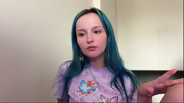 Snapshot of bumble_bee chatting on December 23, 8:44 am bumble bee online show from December 23, 8:44 am