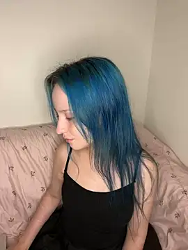 Snapshot of bumble_bee chatting on December 27, 3:26 pm bumble bee online show from December 27, 3:26 pm