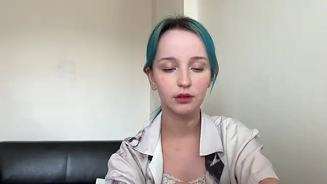 Snapshot of bumble_bee chatting on December 31, 9:42 am bumble bee online show from December 31, 9:42 am