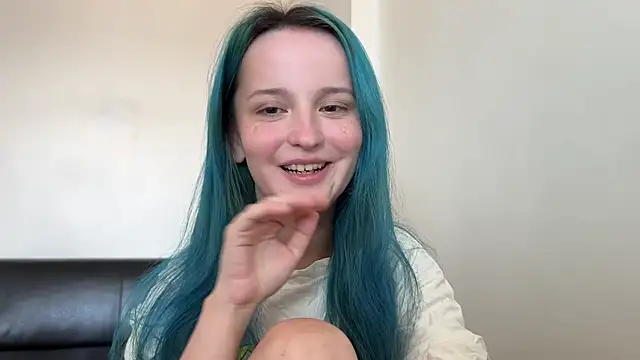 Snapshot of bumble_bee chatting on January 1, 6:58 am bumble bee online show from January 1, 6:58 am