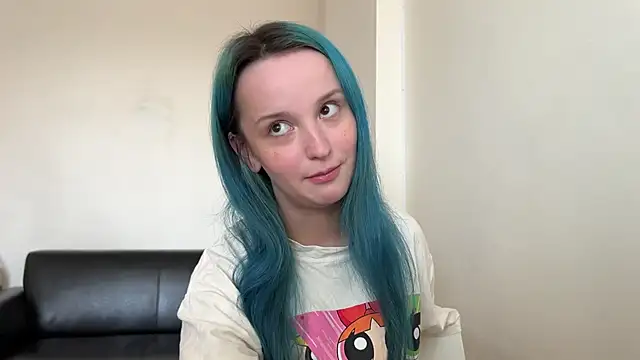 Snapshot of bumble_bee chatting on January 1, 10:00 am bumble bee online show from January 1, 10:00 am