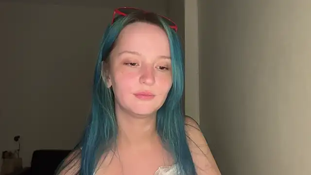 Snapshot of bumble_bee chatting on January 8, 3:39 pm bumble bee online show from January 8, 3:39 pm