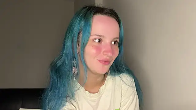 Snapshot of bumble_bee chatting on January 19, 4:04 pm bumble bee online show from January 19, 4:04 pm