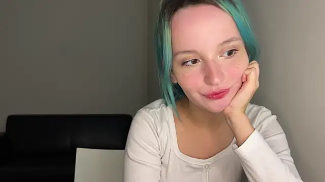 Snapshot of bumble_bee chatting on February 15, 1:49 pm bumble bee online show from February 15, 1:49 pm