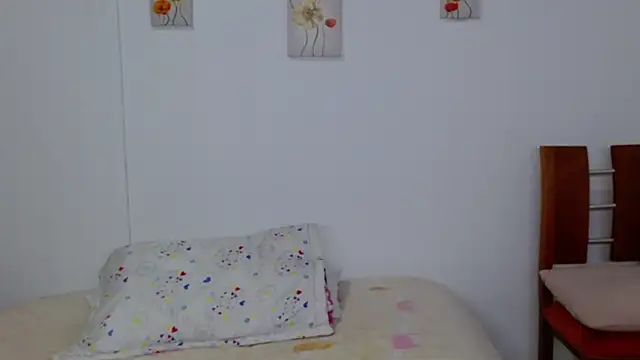 Snapshot of arianna_ros3 chatting on July 21, 12:35 am arianna ros3 online show from July 21, 12:35 am