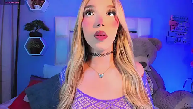 Aileen 18 online show from October 3, 10:40 pm