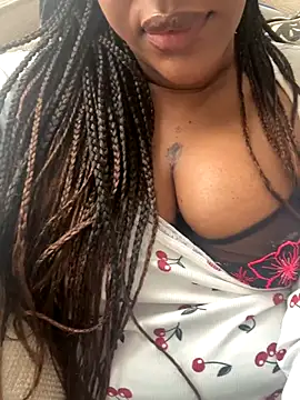 Snapshot of LavenderBuxton chatting on October 22, 2:28 pm LavenderBuxton online show from October 22, 2:28 pm